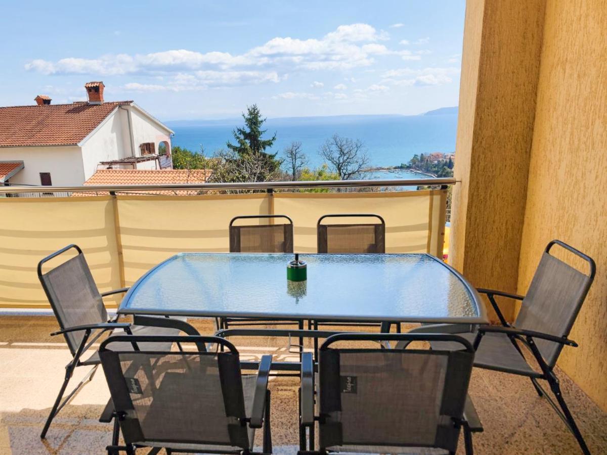 Seaview Apartment Lea Icici Luaran gambar