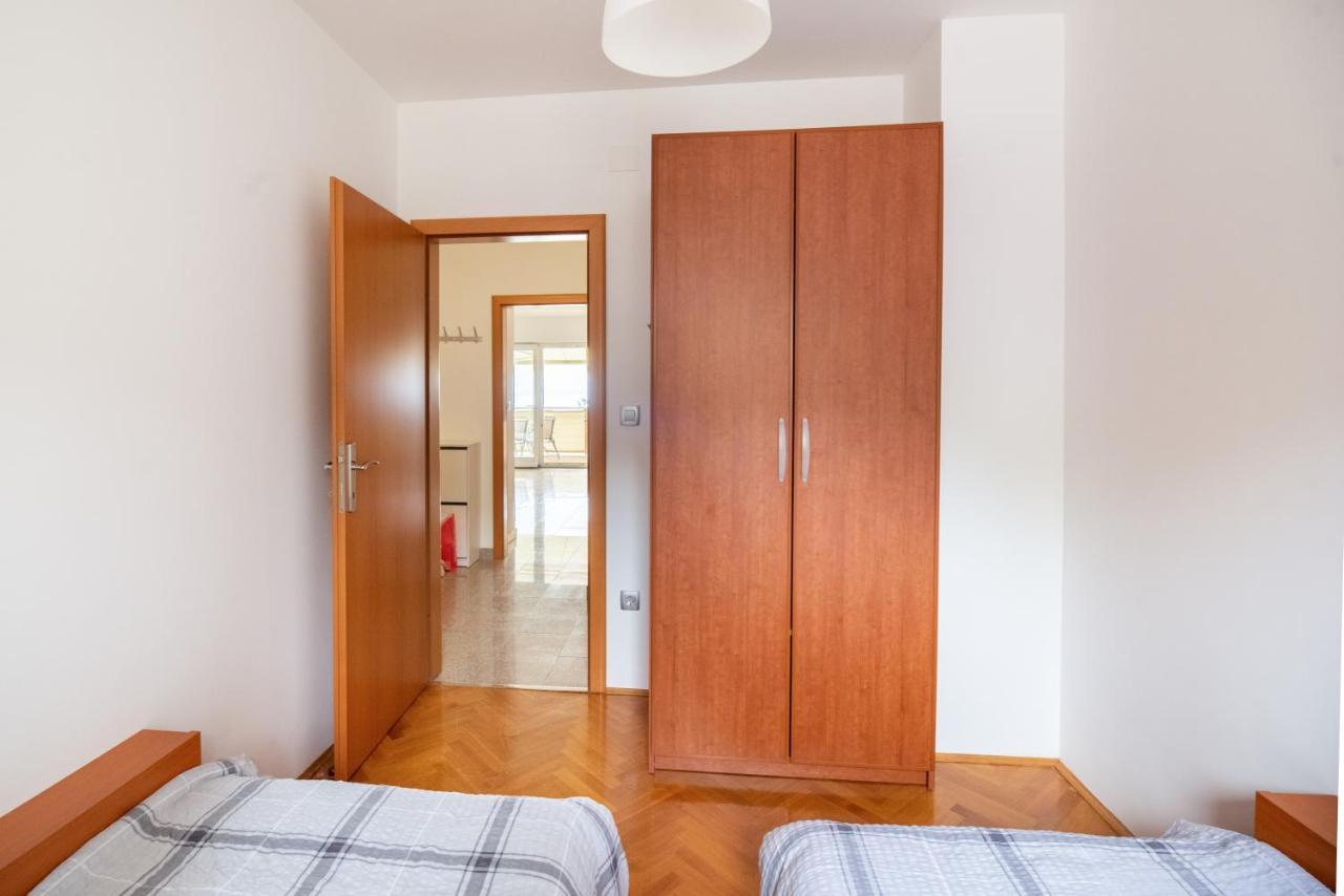 Seaview Apartment Lea Icici Luaran gambar