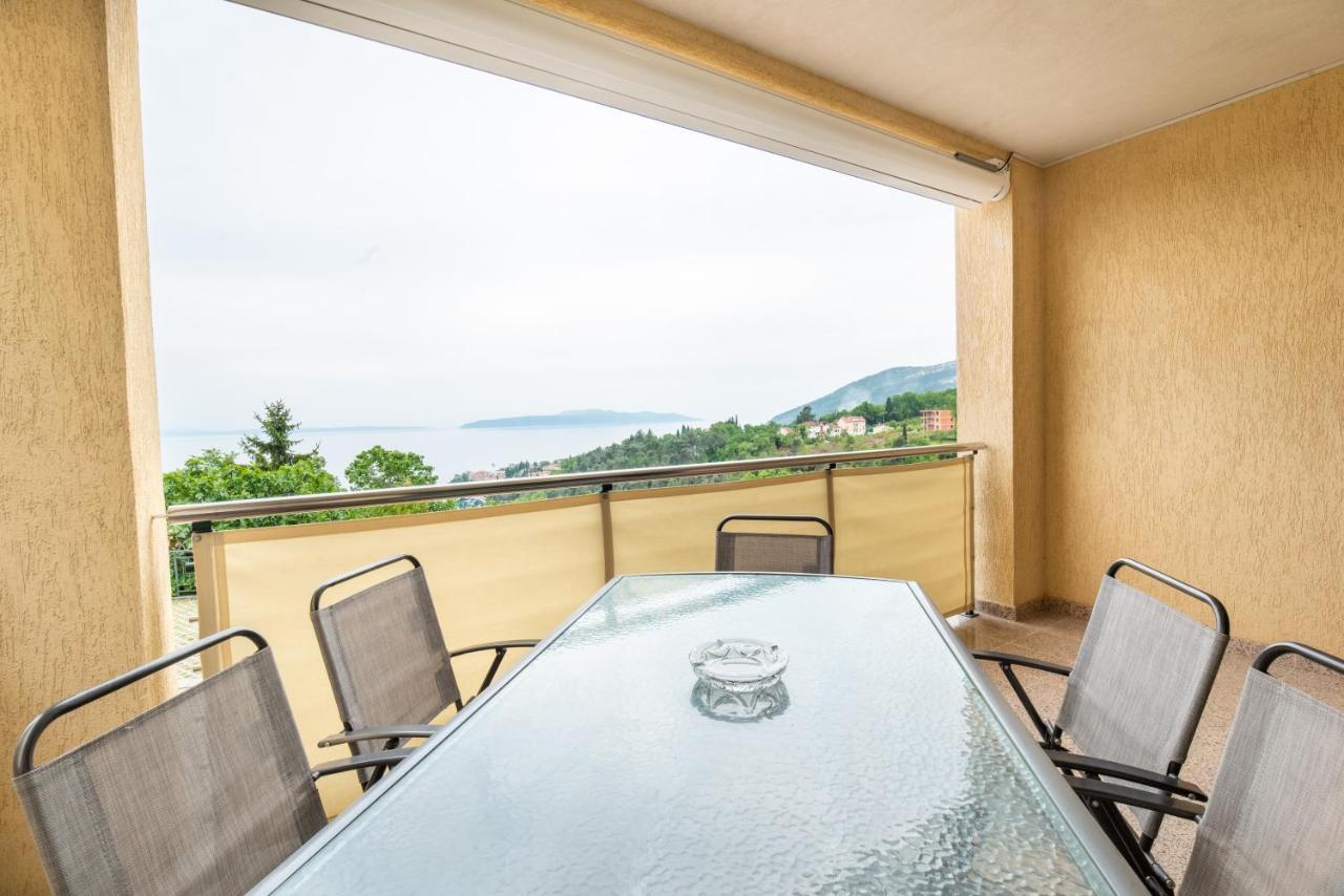 Seaview Apartment Lea Icici Luaran gambar