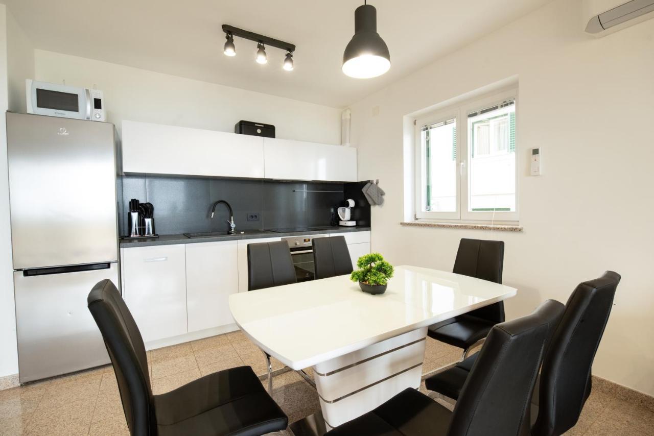 Seaview Apartment Lea Icici Luaran gambar