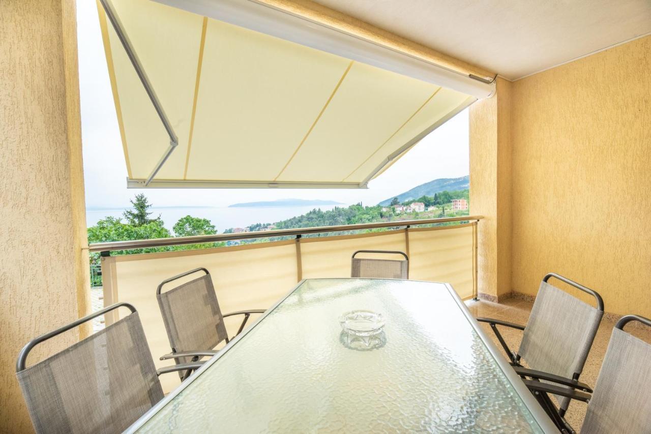Seaview Apartment Lea Icici Luaran gambar