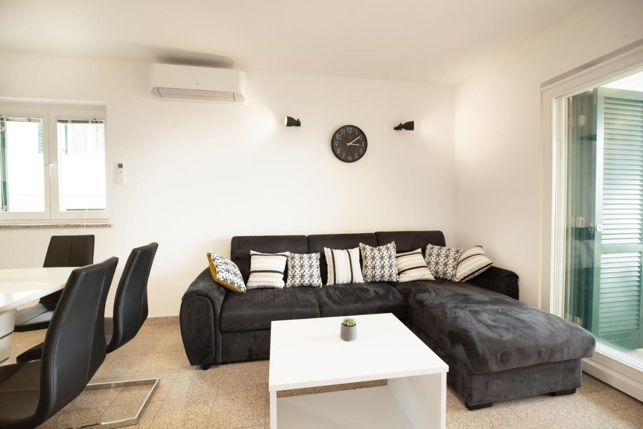 Seaview Apartment Lea Icici Luaran gambar